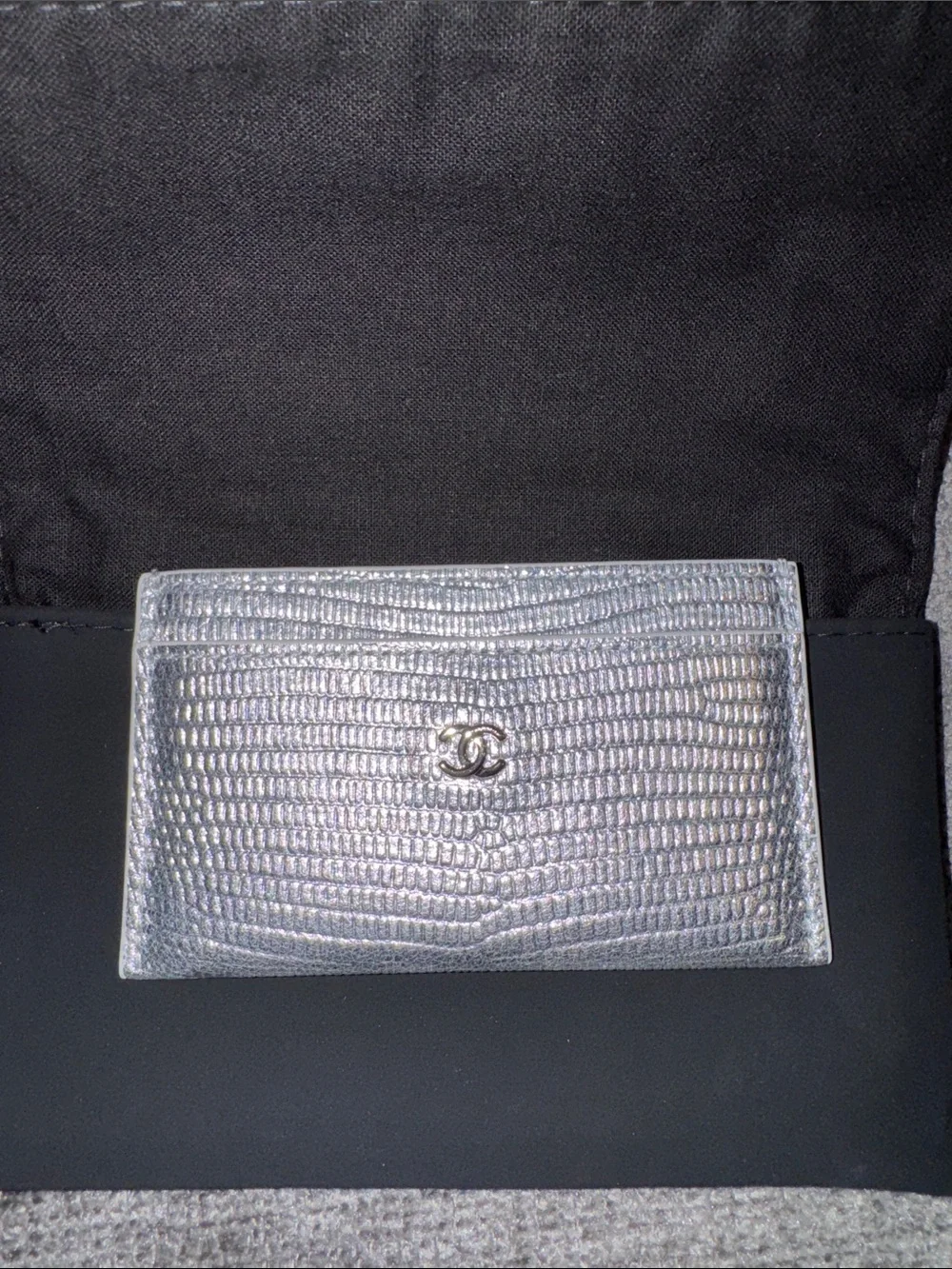 NEW Chanel calfskin lizard emboss card holder